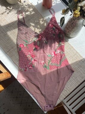 Topshop Dusty Pink Floral Embroidered Body - Size 8